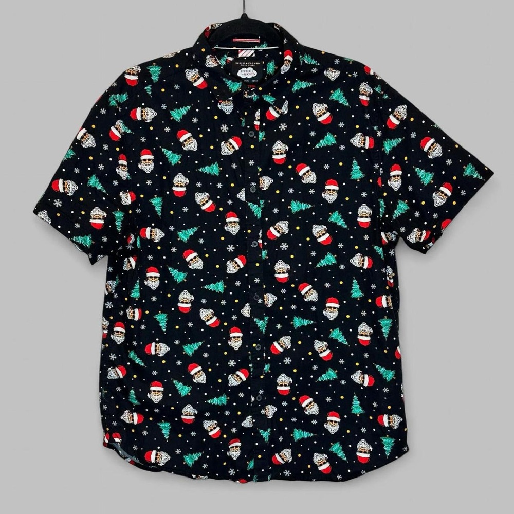 Black Santa Tree Holiday Print short sleeve button up Large